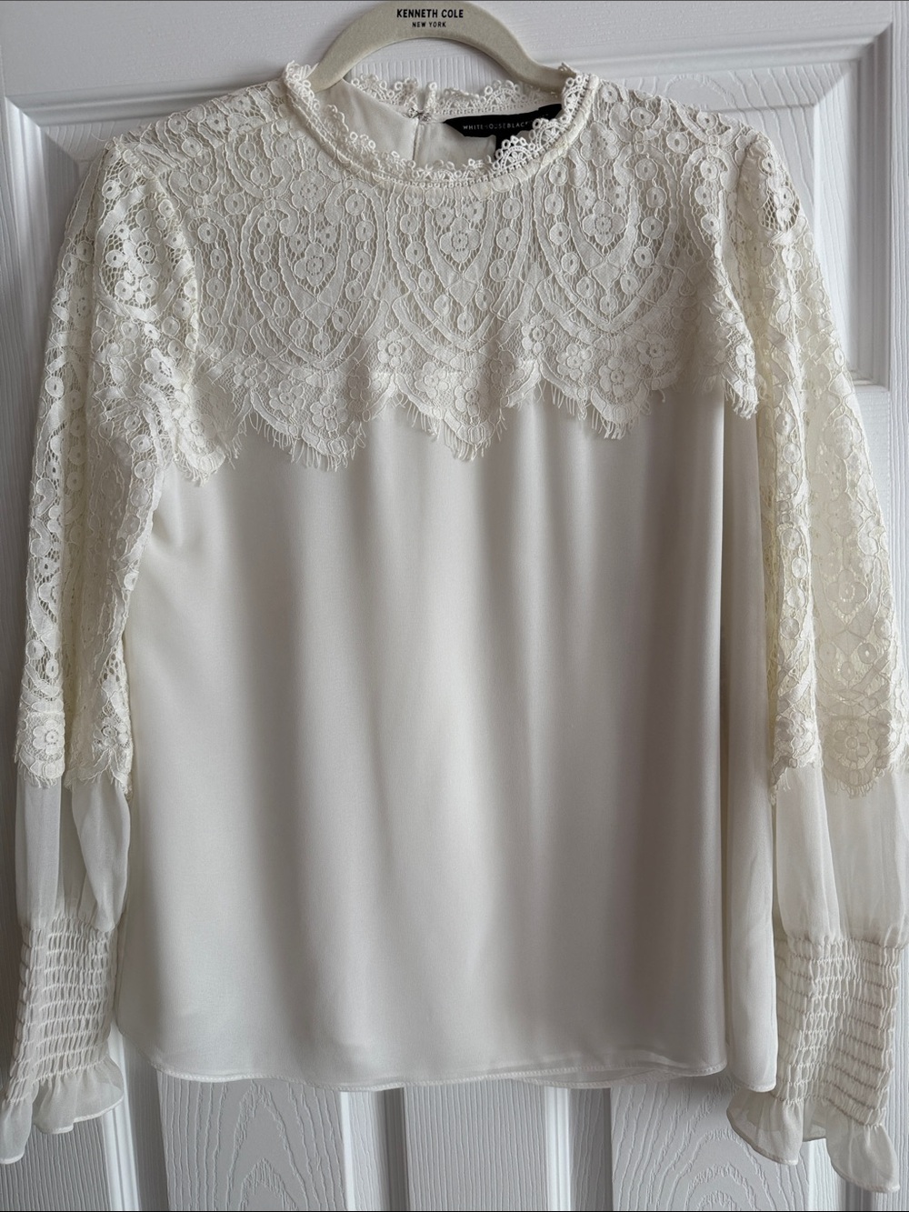 White House Black Market Cream Lace Yoke Long Sleeve Blouse boho lace lined s82